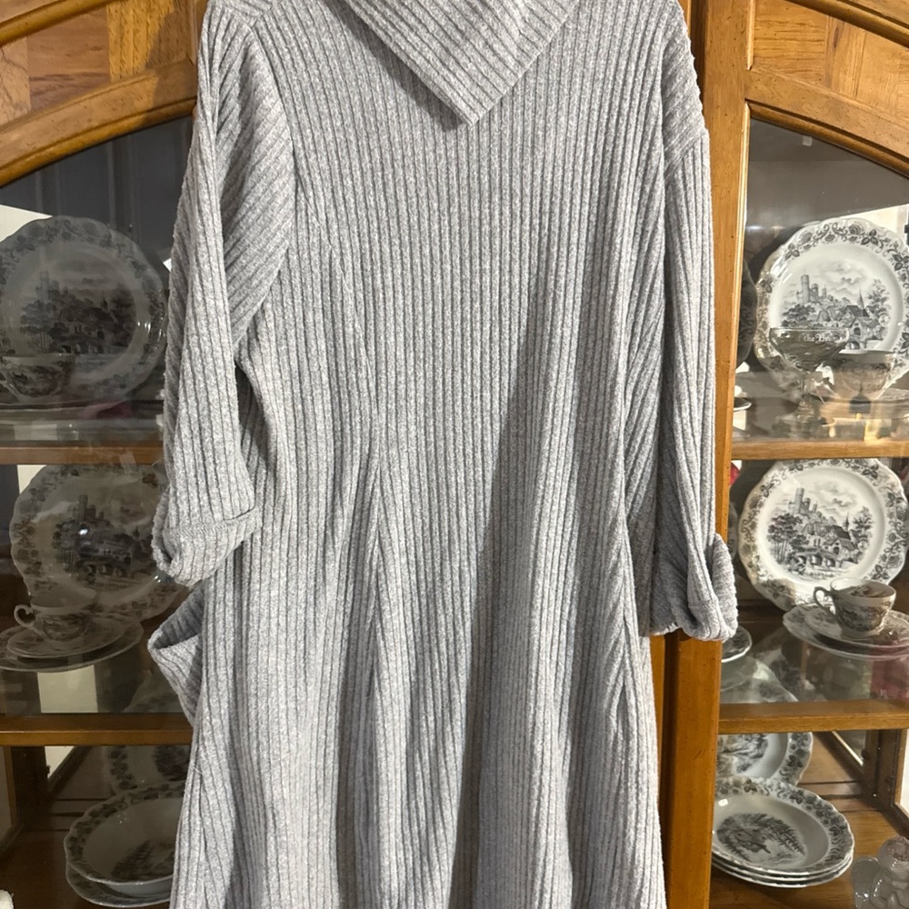 Signature Light Gray Ribbed Sweater - Picture 3 of 3